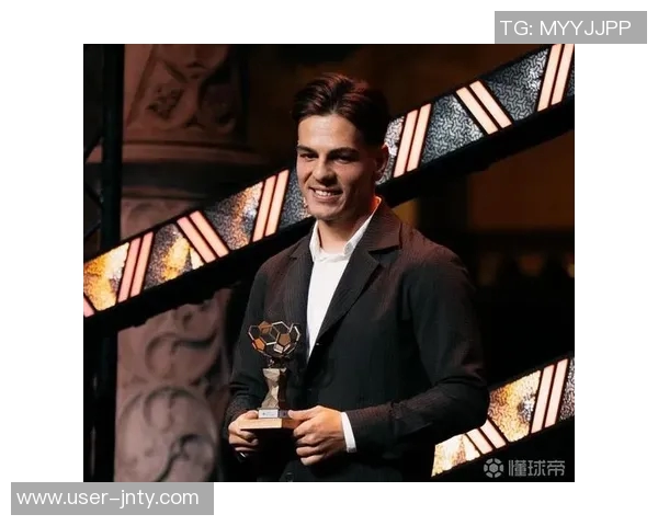 亚沙里透露加盟米兰梦想目前谈意甲冠军为时尚早