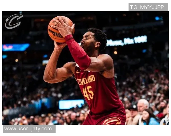 米切尔强调球队三分球表现需提升防守水平亟待加强以争取更好成绩 米切尔强调球队三分球表现需提升防守水平亟待加强以争取更好成绩