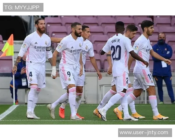 意天空报道苏莱与埃尔莫索恢复合练皮西利和利昂贝利因流感缺席训练 意天空报道苏莱与埃尔莫索恢复合练皮西利和利昂贝利因流感缺席训练