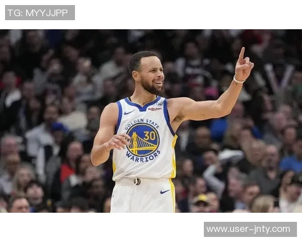 波杰姆超越库里言论引队内调侃众人纷纷翻白眼表示不满 波杰姆超越库里言论引队内调侃众人纷纷翻白眼表示不满